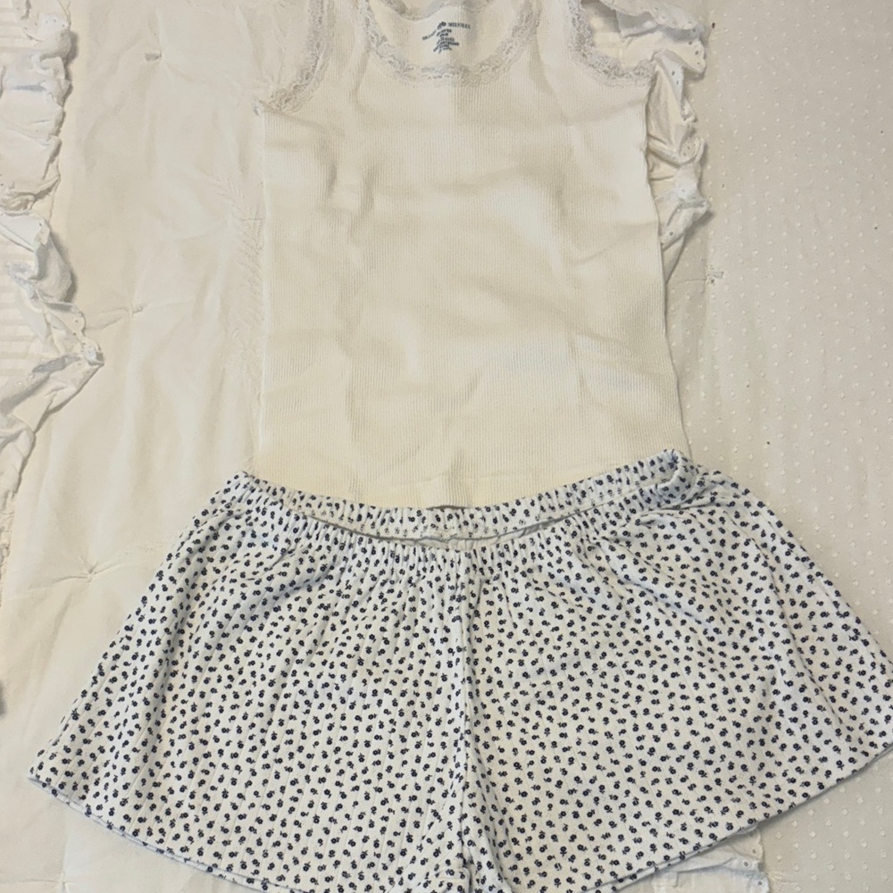 Brandy Melville Pajama Set Blue Flowers/White